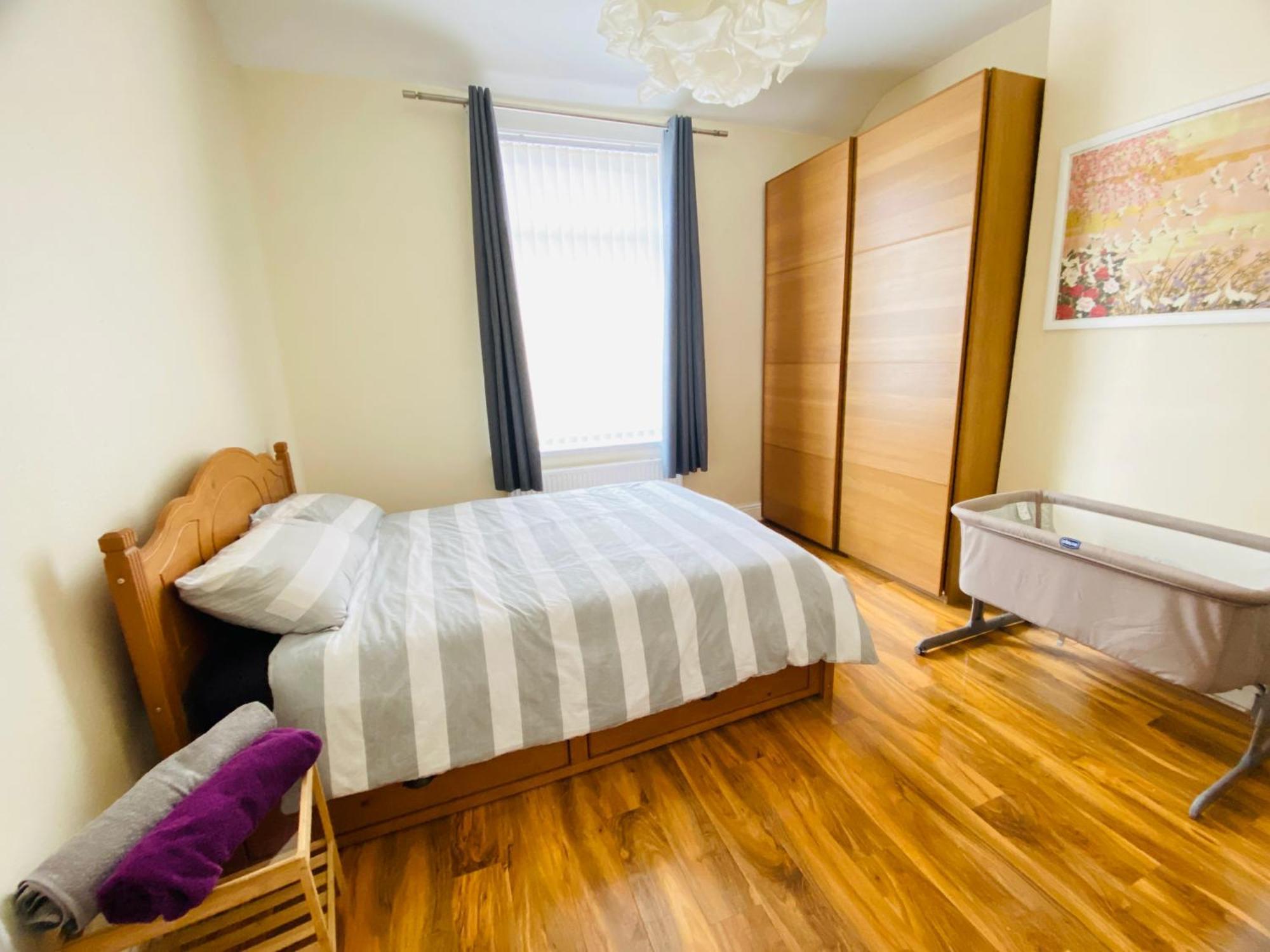 Entire 4 Bedroom House - Ev Point & Free Parking Liverpool Kültér fotó